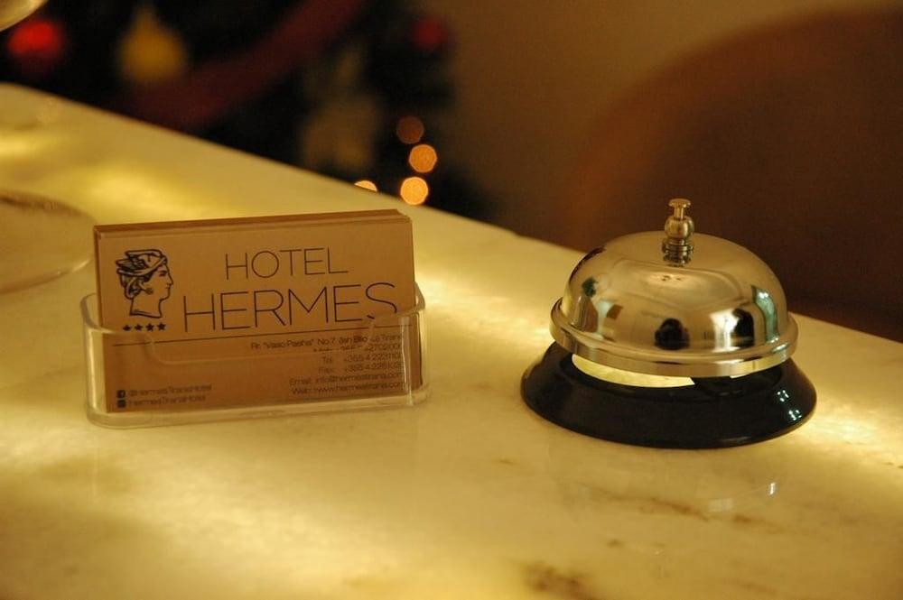 Hotel Hermes Тирана Екстериор снимка