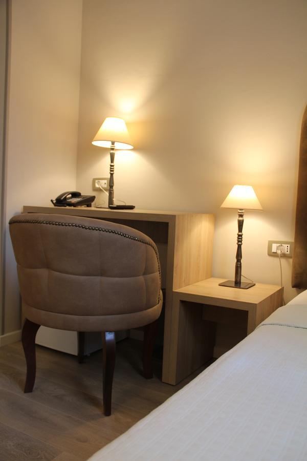 Hotel Hermes Тирана Екстериор снимка