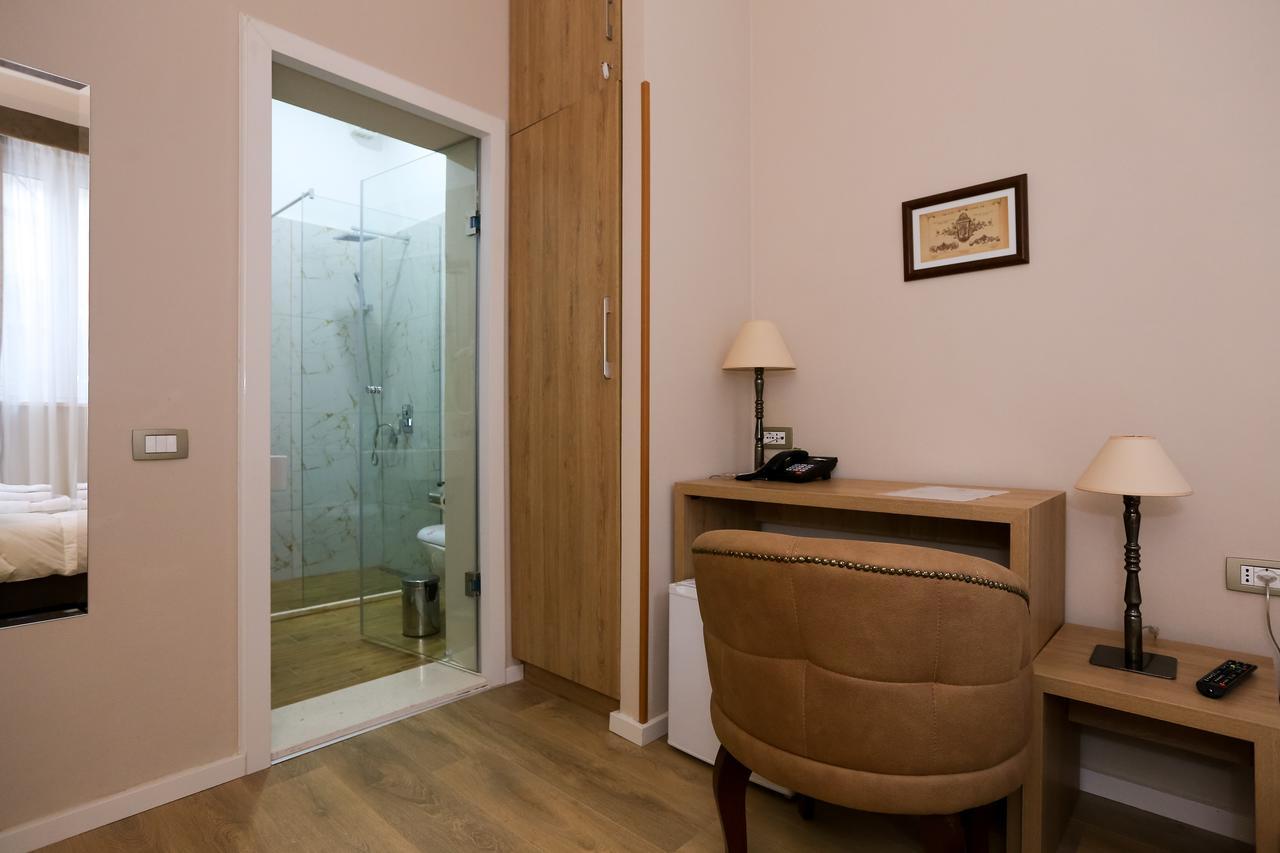Hotel Hermes Тирана Екстериор снимка