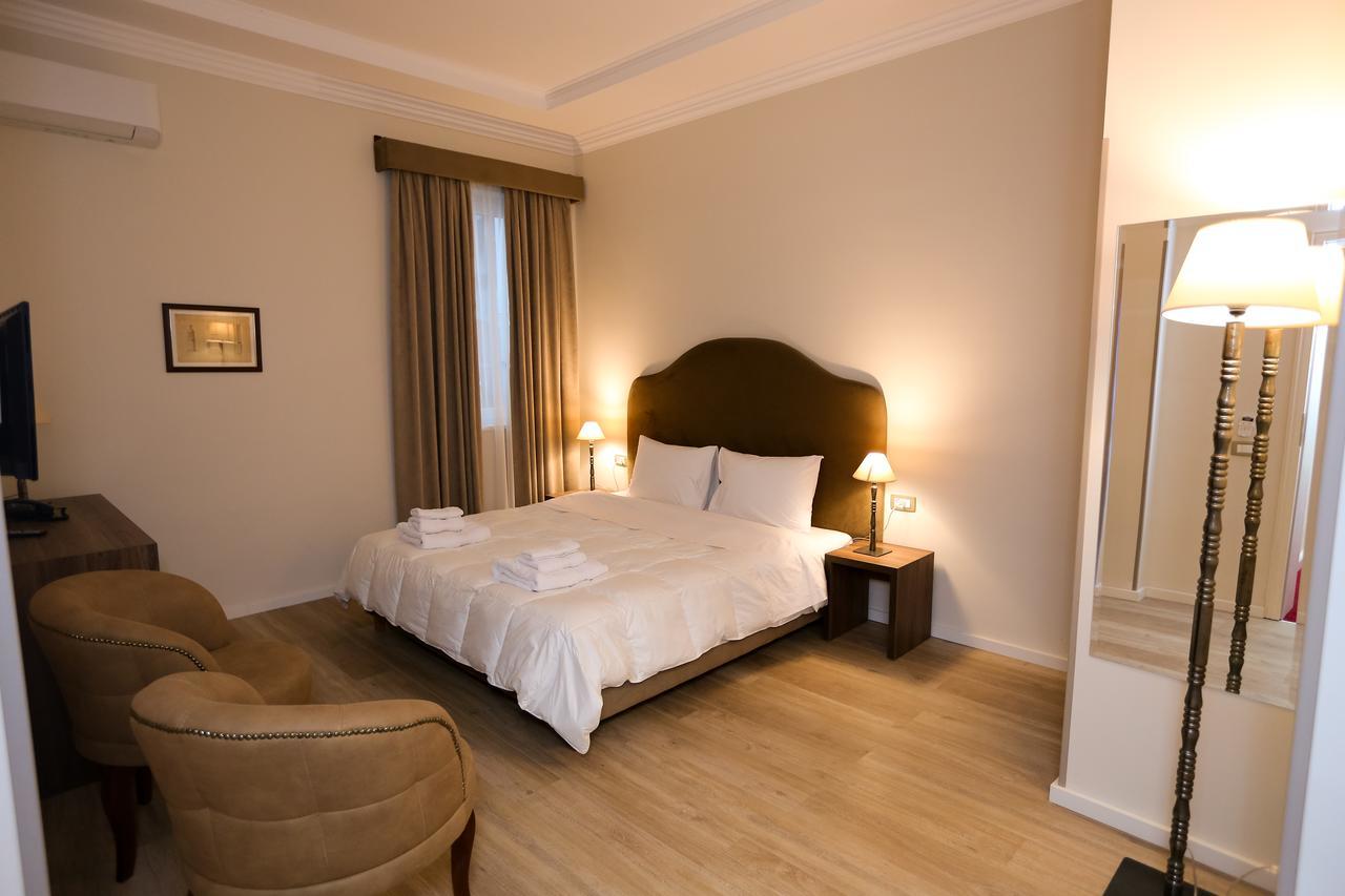 Hotel Hermes Тирана Екстериор снимка