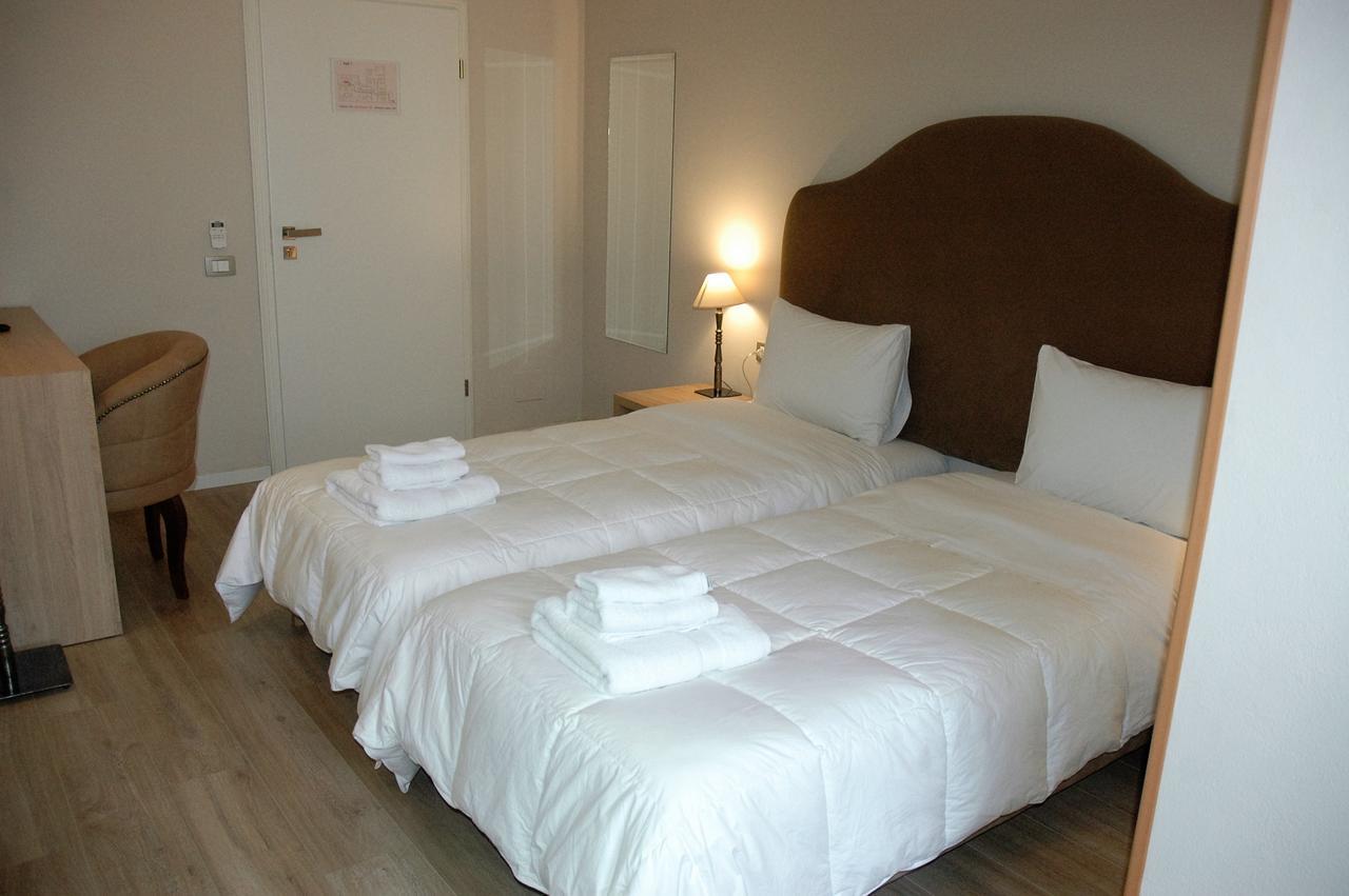Hotel Hermes Тирана Екстериор снимка